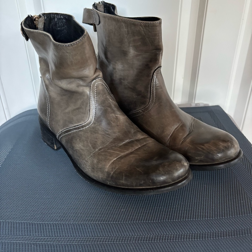 Women's Distressed Leather Heeled Boots
